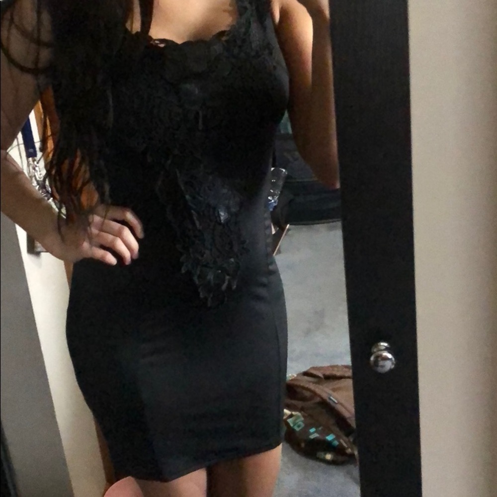 ⭐️B2G1⭐️ Black silky with lace dress